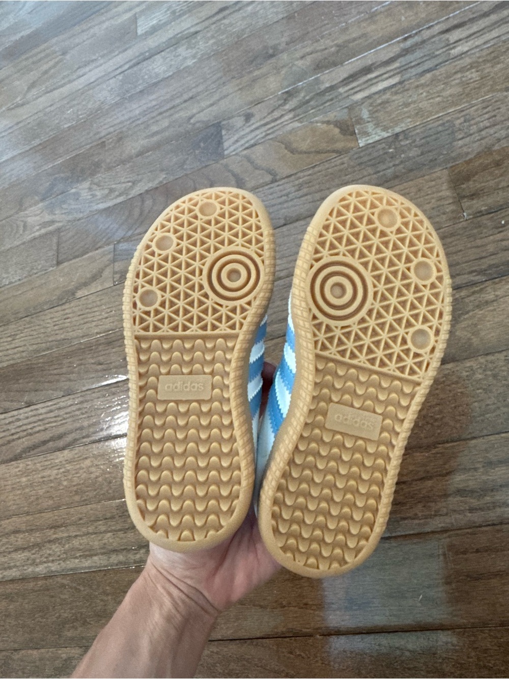 adidas Kids Samba OG Shoes in White & Light Blue - Picture 5 of 6